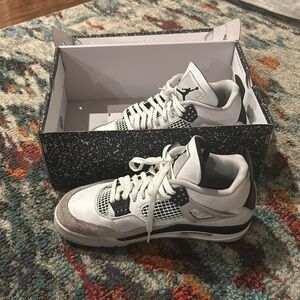 JORDAN 4